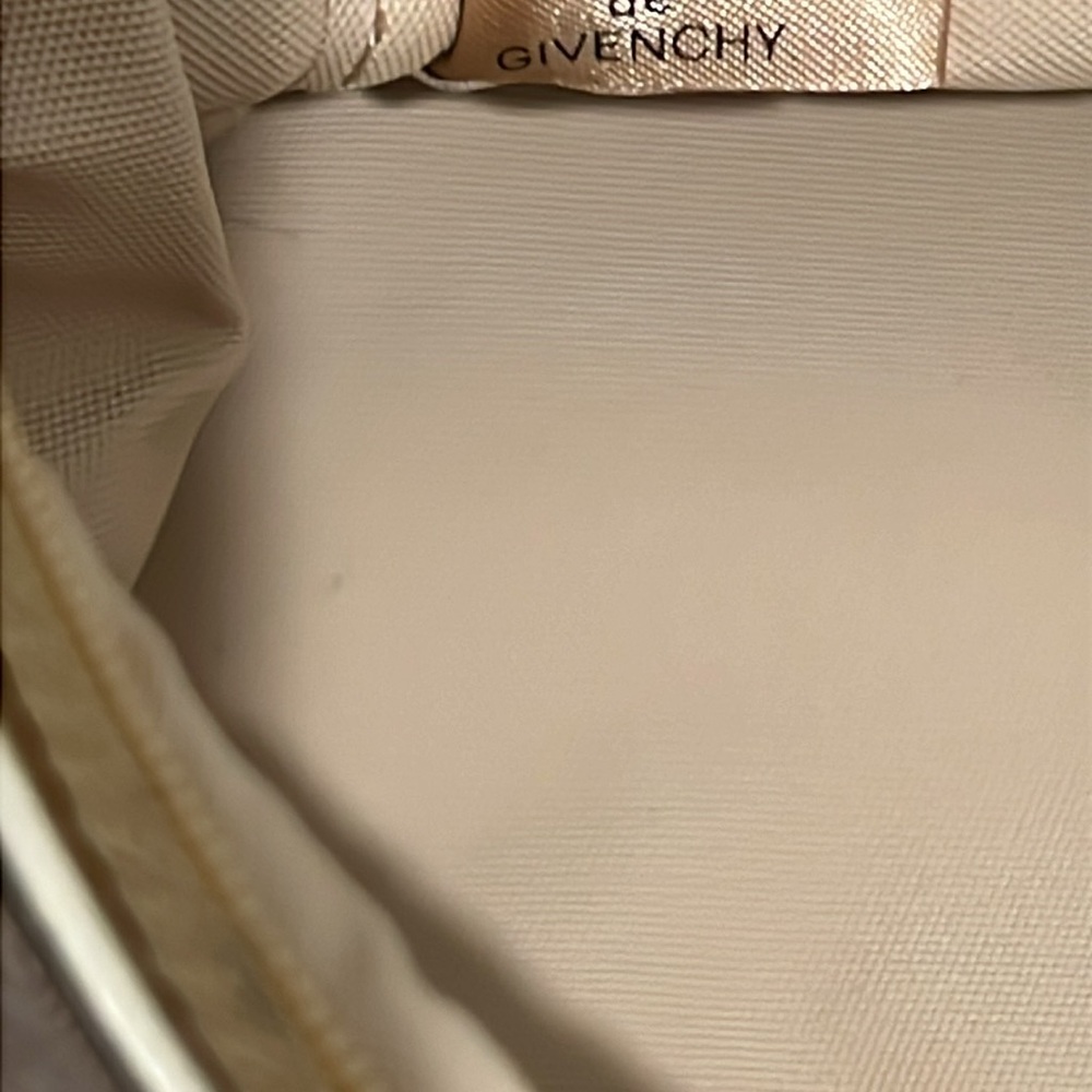 Givenchy - Picture 6 of 10